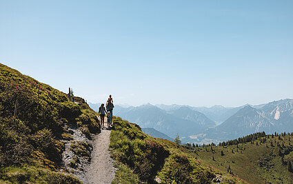 Panoramaweg Wiedersbergerhorn Alpbach Familie Wandern Sommer, (c) Alpbachtal Tourismus, Mathäus Gartner