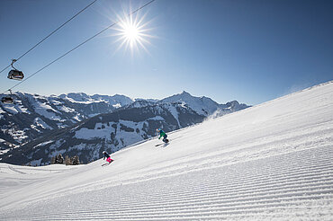 Sonnenskilauf auf perfekten Pisten, © Ski Juwel Alpbachtal Wildschönau | Shoot + Style